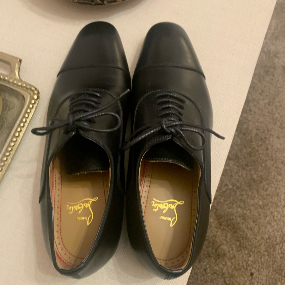 Christian Louboutin Black Leather with Red Soles - Picture 2 of 3